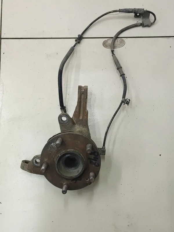 Кулак поворотный передний правый Kia Ceed 1 ED