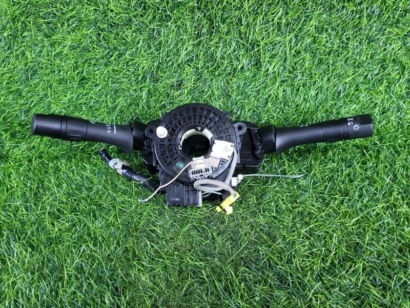 Переключатель подрулевой Nissan Juke 2011 0003147502 F15 MR16DDT