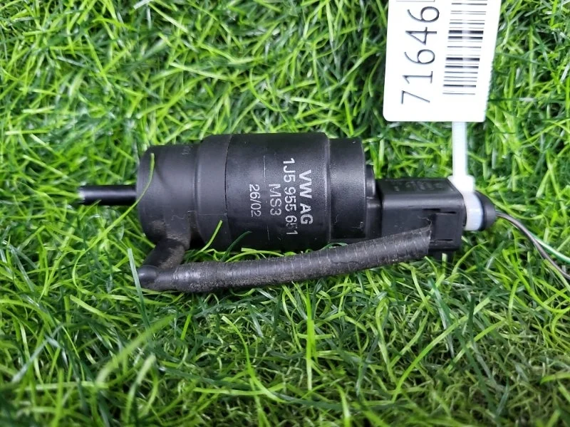 Моторчик омывателя Audi A6 2002 1J5955651 C5 BES 2.7T, передний