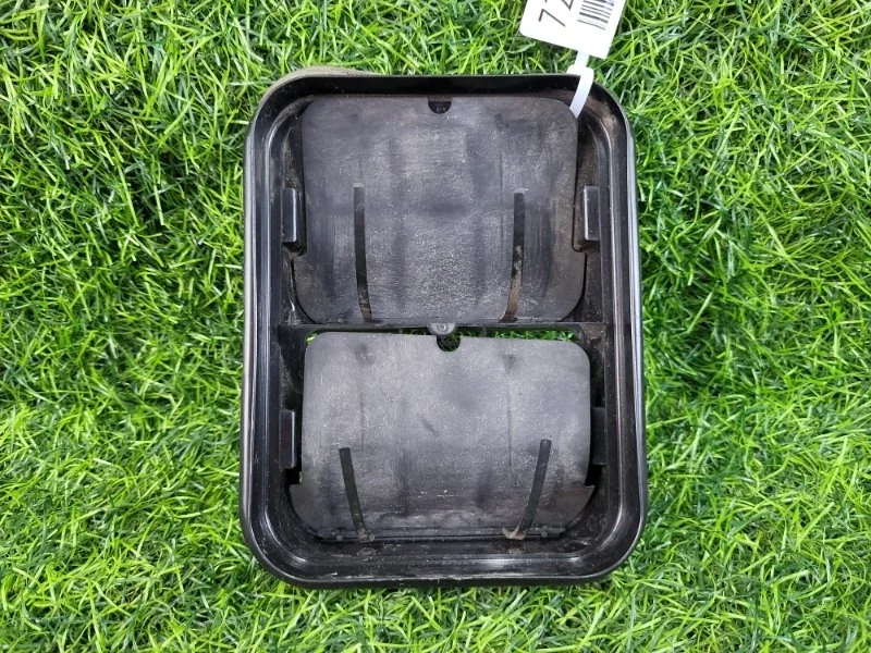 Решетка вентиляционная Nissan Tiida 2009 76804ED50A C11 HR15DE, задняя правая