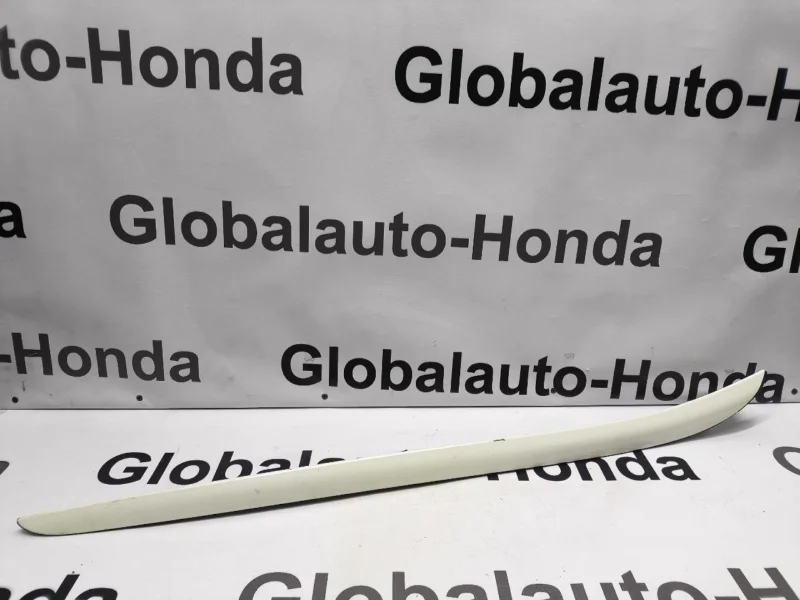 Молдинг лобового стекла правый Honda Accord CU