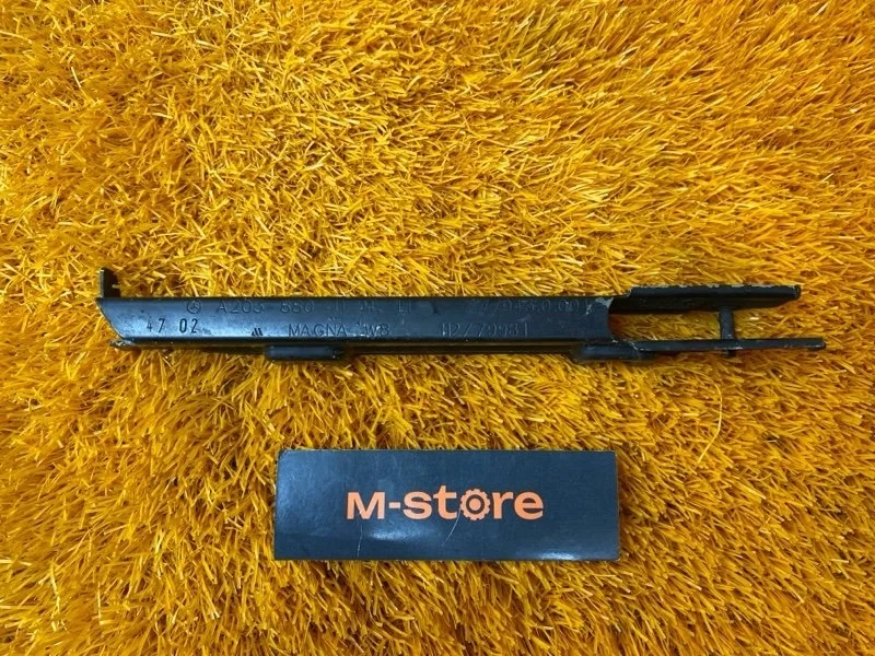 Крепление бампера Mercedes-Benz C-Class 2001 A2038801114 W203 111.951, переднее левое