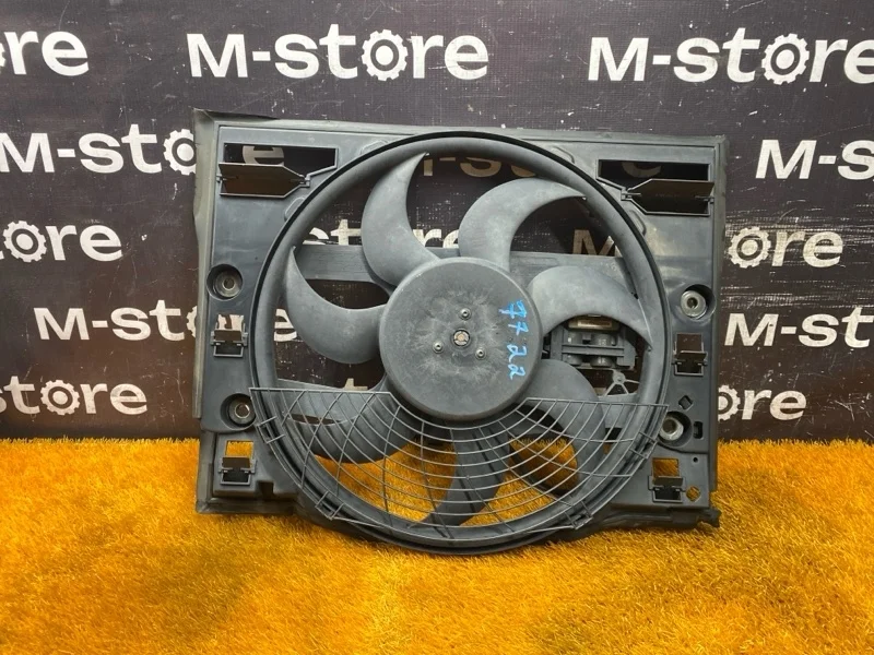 Вентилятор радиатора Bmw 1-Series 2008 17427562080 E87 N52B30A