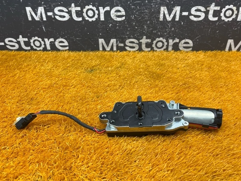 Доводчик крышки багажника Bmw X5 2007 51247233909 E70 N52B30AF