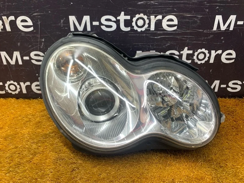 Фара Mercedes-Benz C-Class 2005 A2038204061 W203 271.946, правая