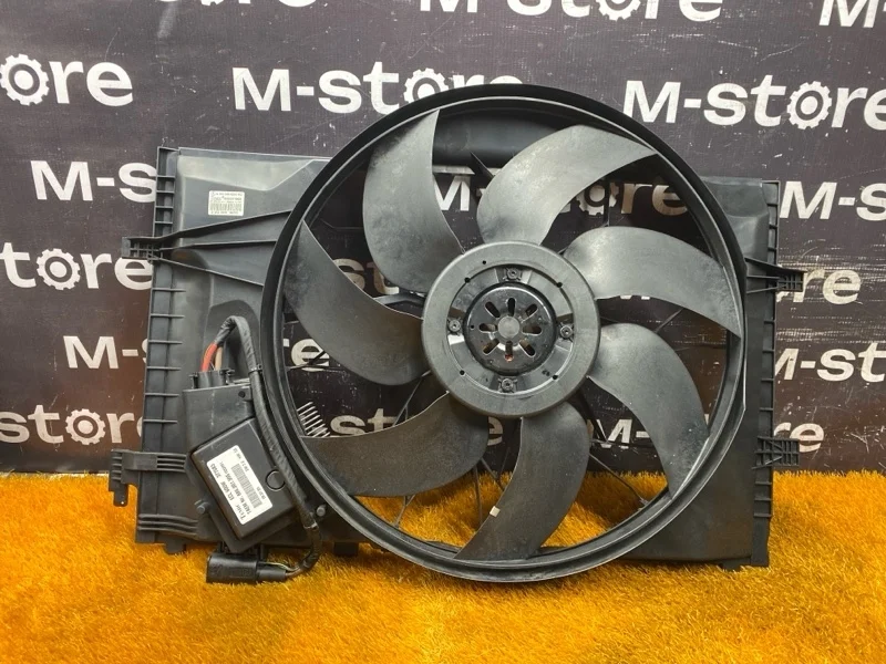 Вентилятор радиатора Mercedes-Benz C-Class 2003 A2035000293 W203 271.946