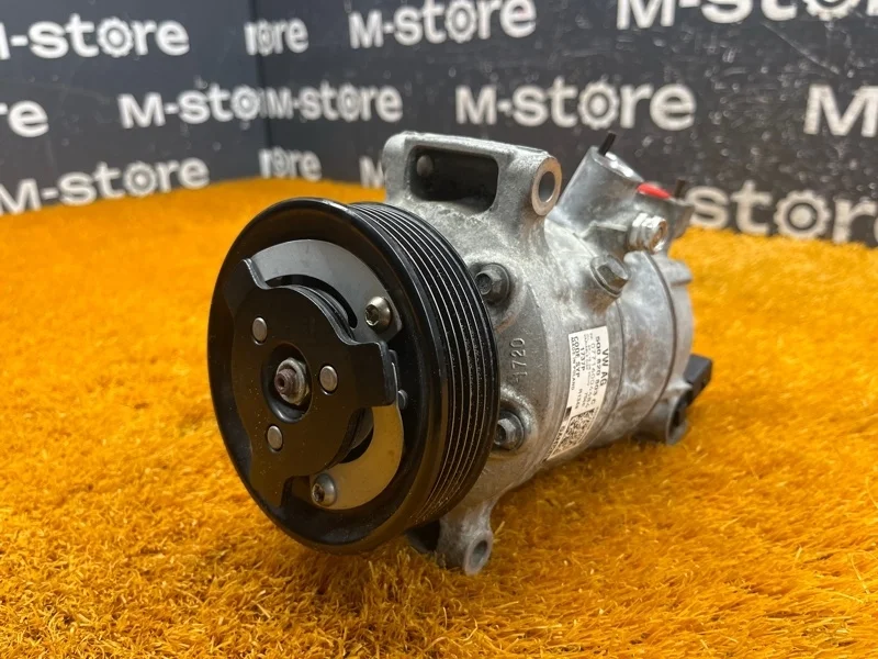 Компрессор кондиционера Audi A3 2014 5Q0820803C 8V CXSA