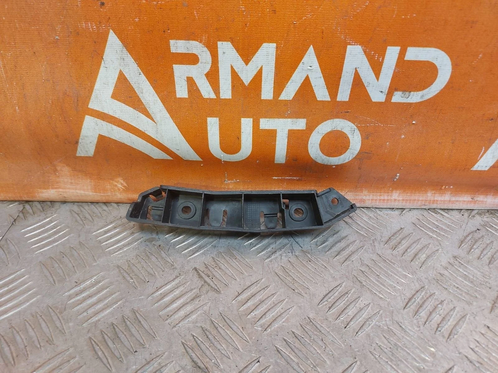 Кронштейн бампера Ford Focus 2011-2015 3