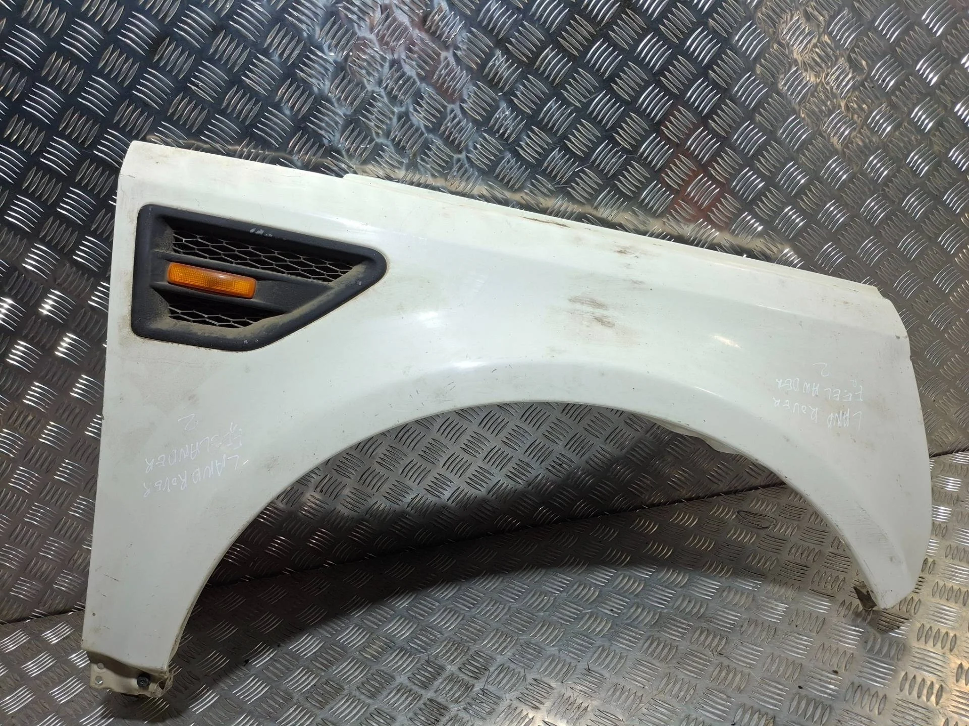 крыло правое Land Rover Freelander 2   белый