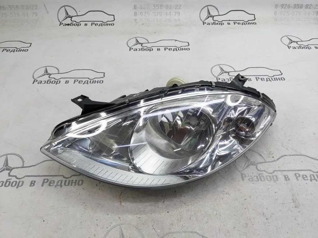 Фара левая Mercedes-Benz