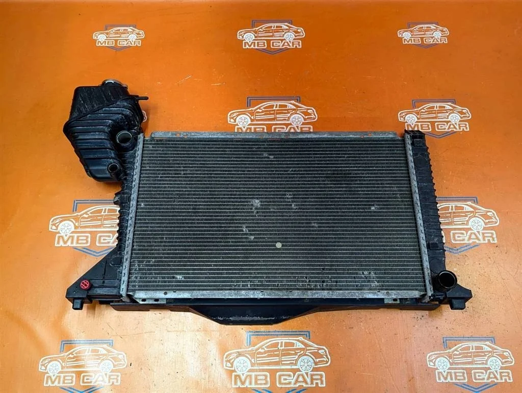Радиатор Mercedes-Benz