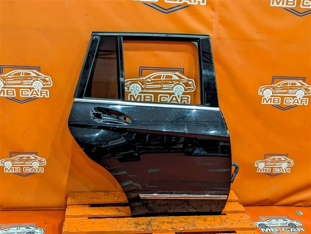 Дверь задняя правая Mercedes-Benz