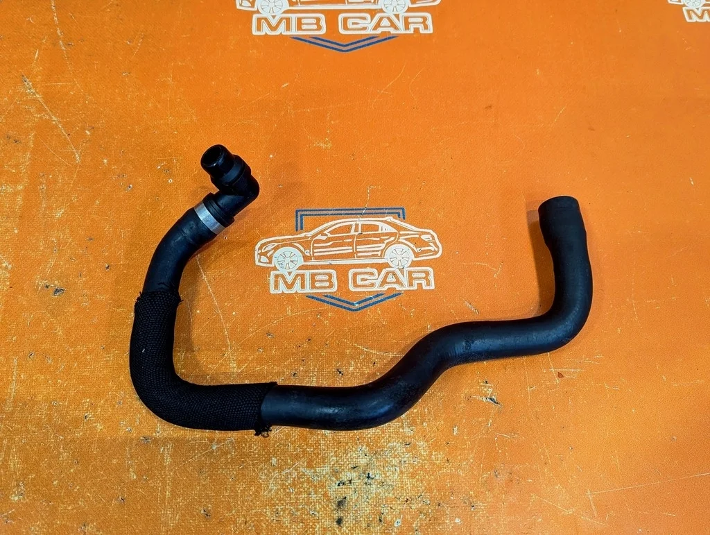 Патрубок ОЖ Mercedes-Benz