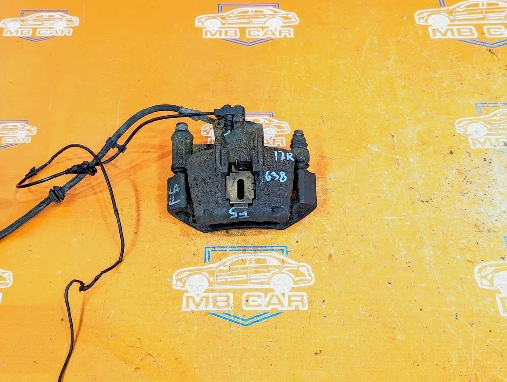 Суппорт передний правый Mercedes-Benz