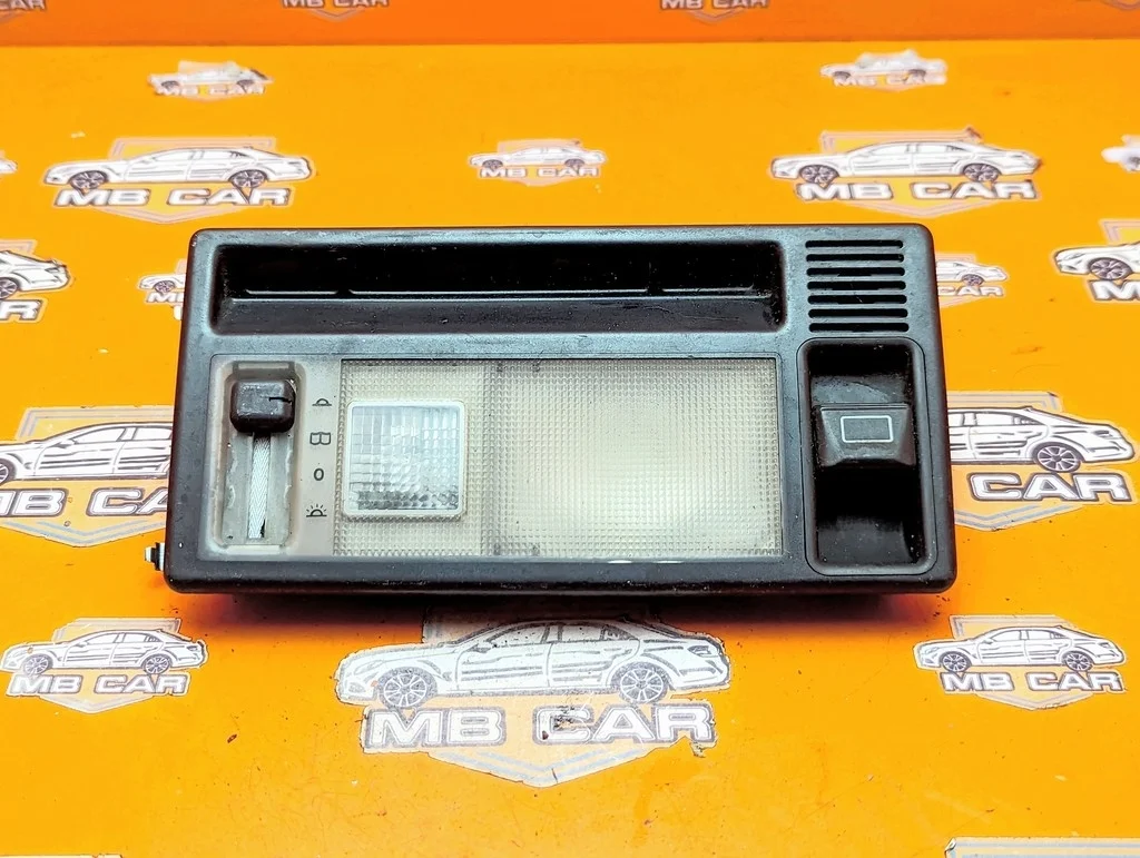 Плафон салона Mercedes-Benz