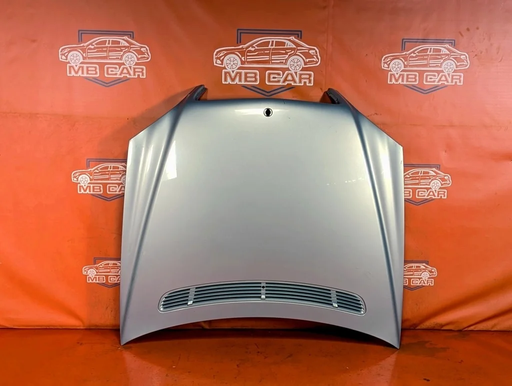 Капот Mercedes-Benz