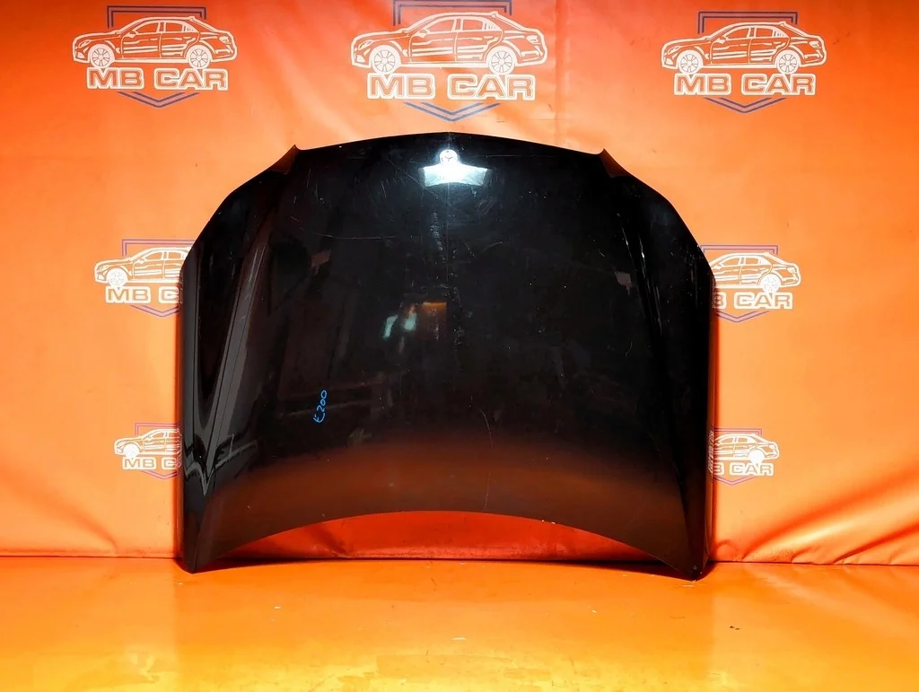 Капот Mercedes-Benz