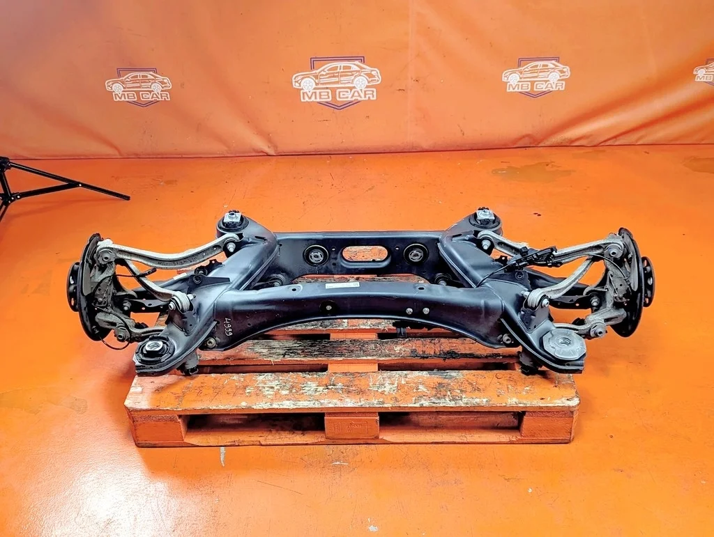 Подрамник задний Mercedes-Benz