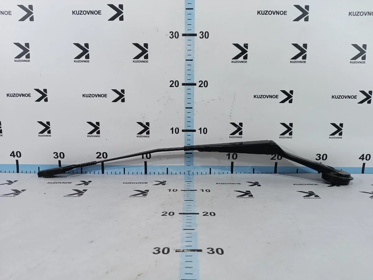 Поводок стеклоочистителя (дворник) Ford Focus 2015 CB8