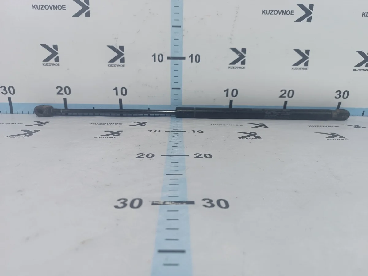 Амортизатор капота Volvo XC90 2009