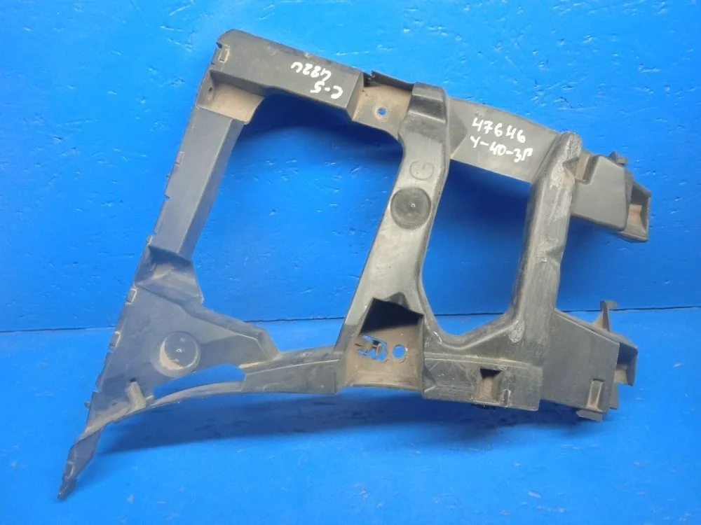 Кронштейн крепления заднего бампера левый Citroen C5 I (2001—2004)