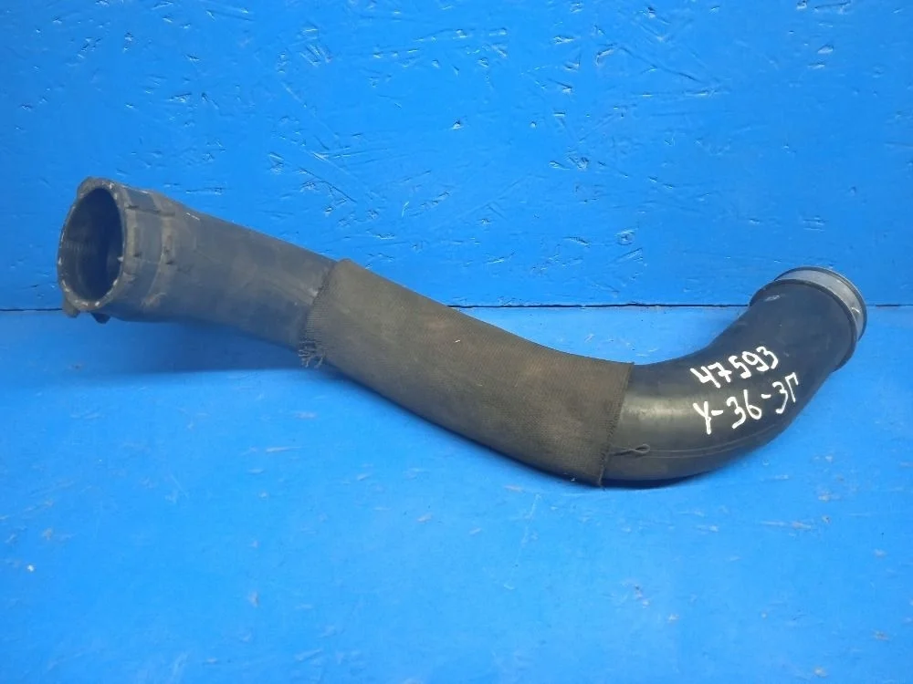 Патрубок интеркулера. Ауди А6-С6.2.0 tdi BRE