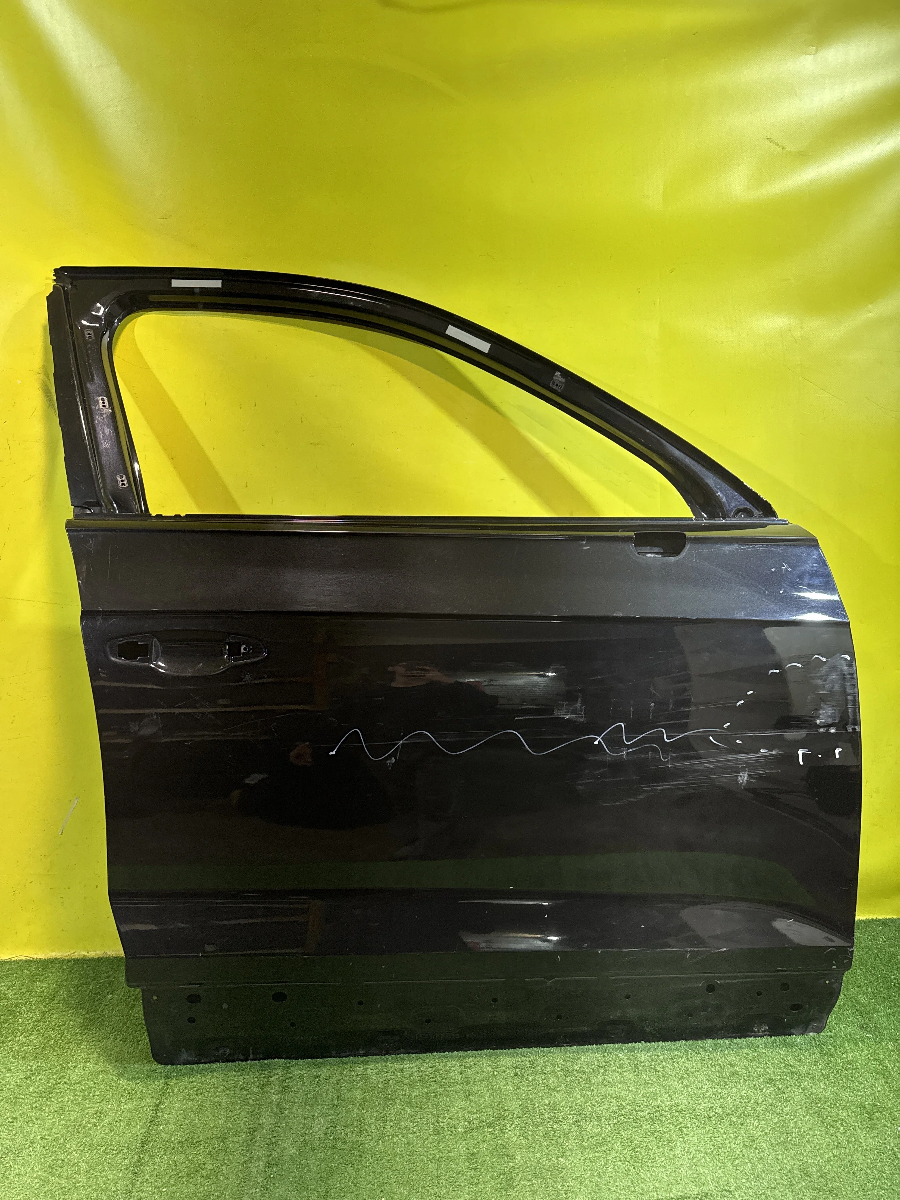 Дверь передняя правая  Volkswagen  Touareg CR 2018 760831052B 33780