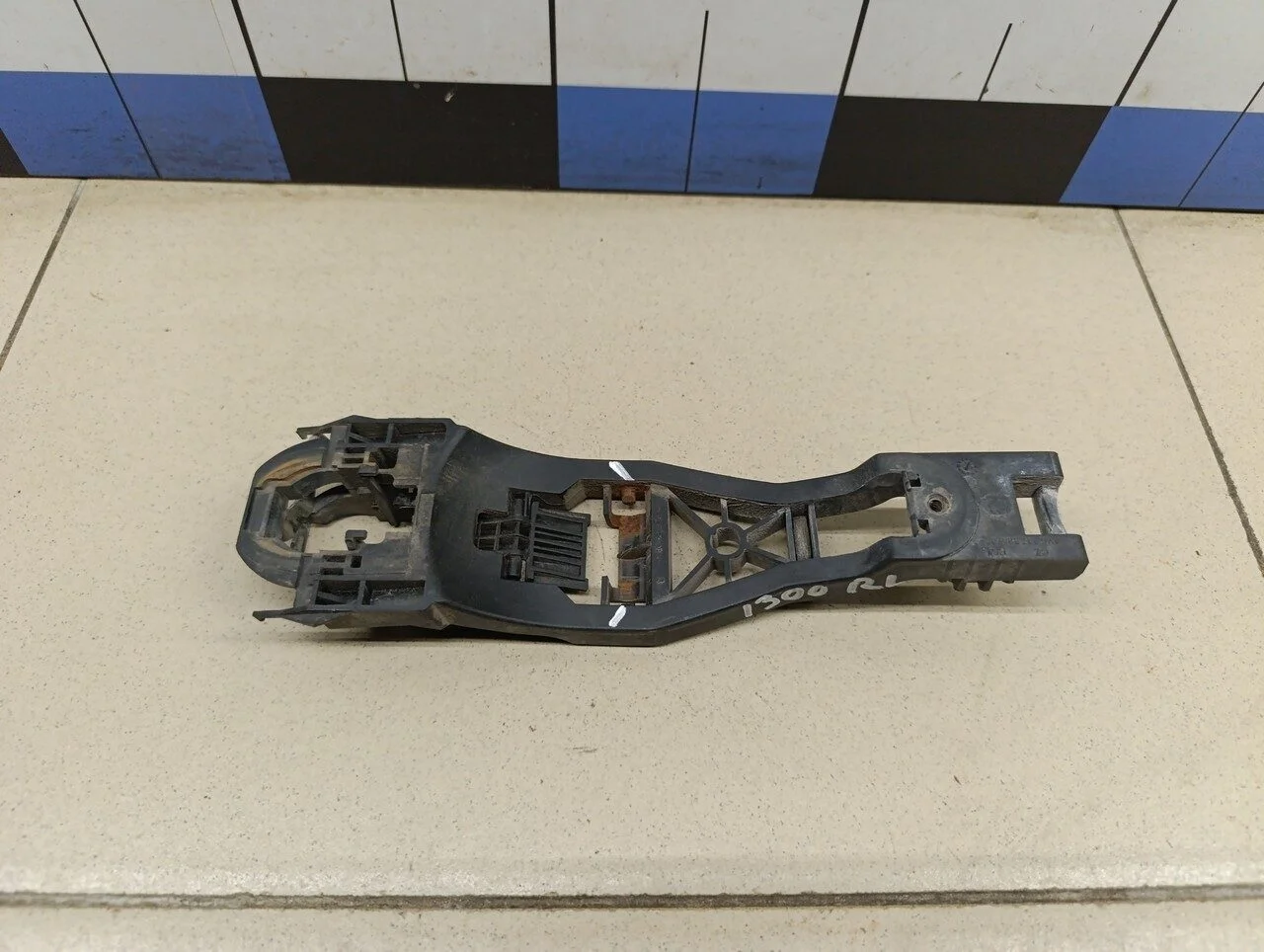 Кронштейн ручки Fabia 1999-2006