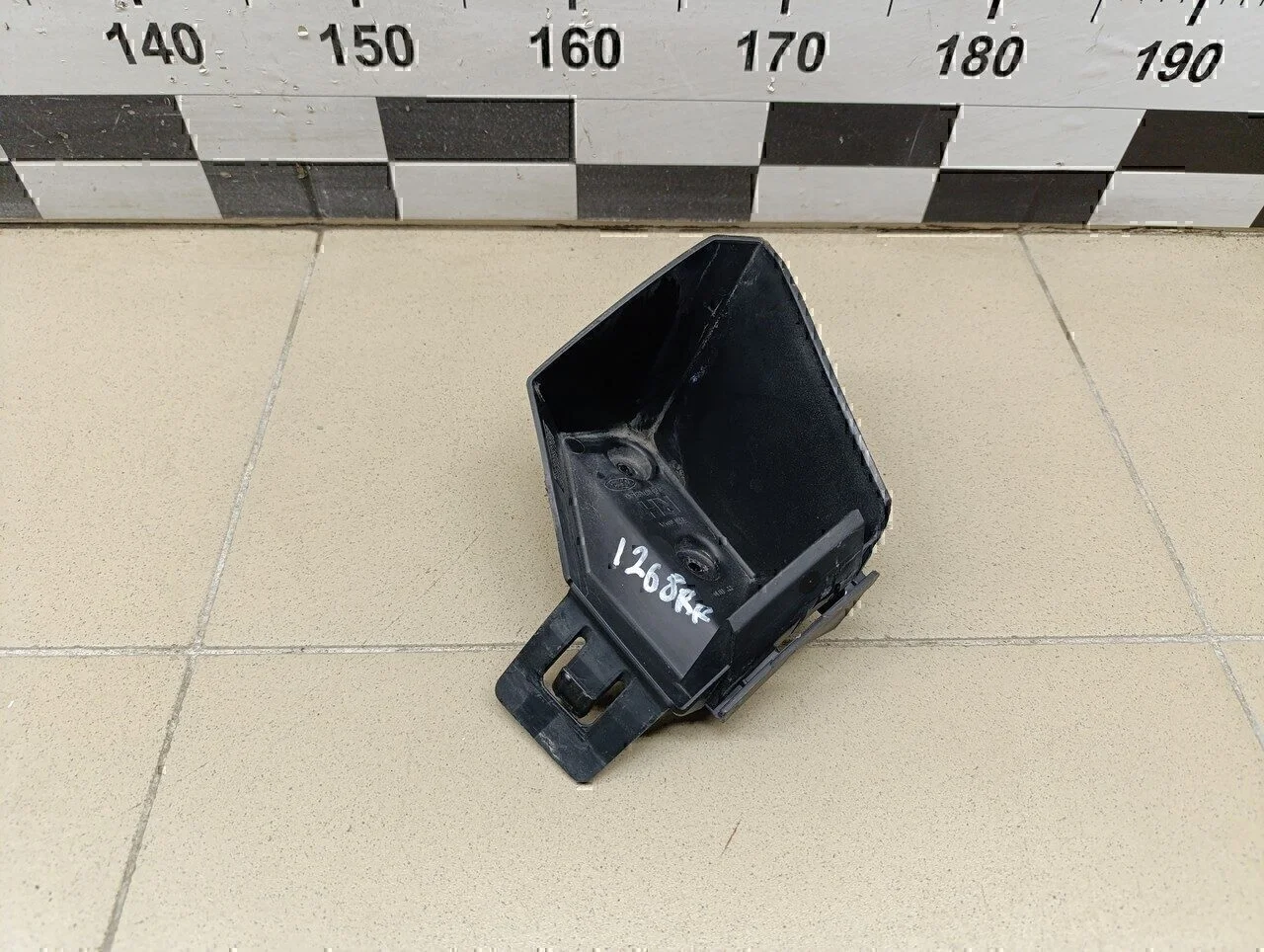 Кронштейн заднего бампера правый Focus III 2011>