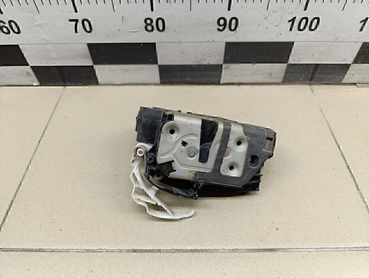 Замок двери задней правой Focus III 2011>