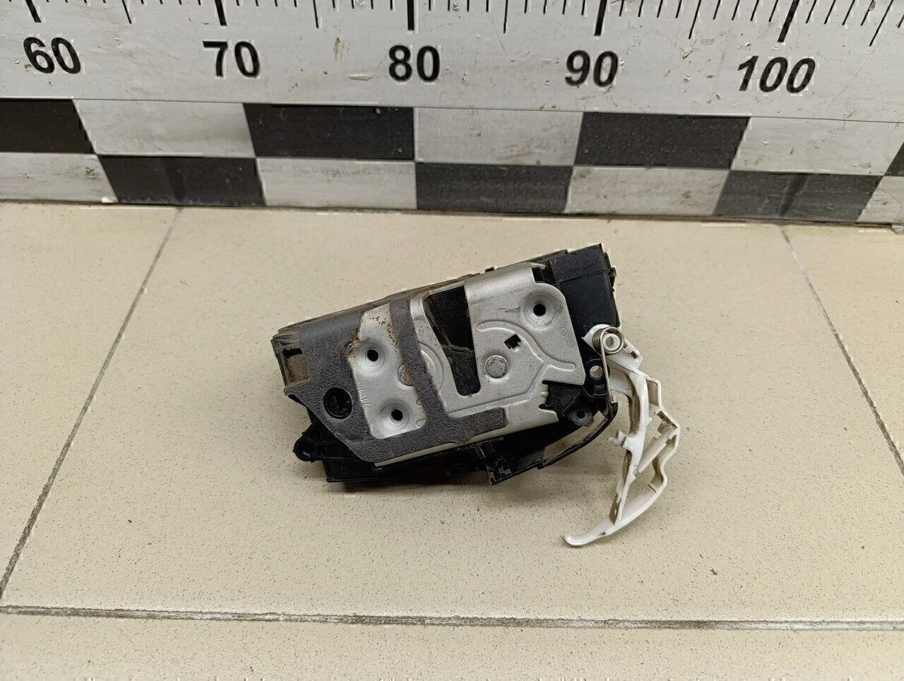 Замок двери задней левой Focus III 2011>