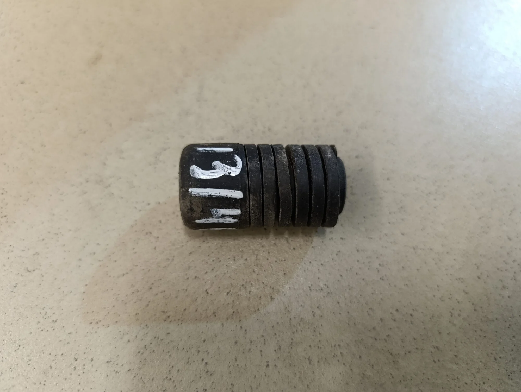 Отбойник капота Solaris 2010-2017