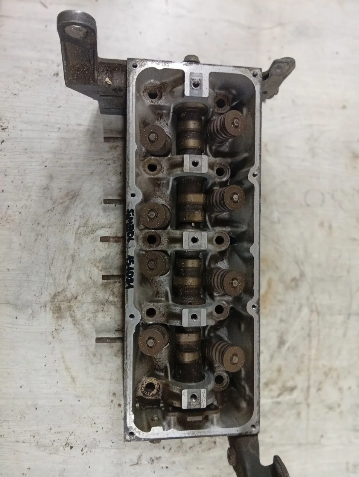 Головка блока цилиндров Renault Logan I (2004—2009)