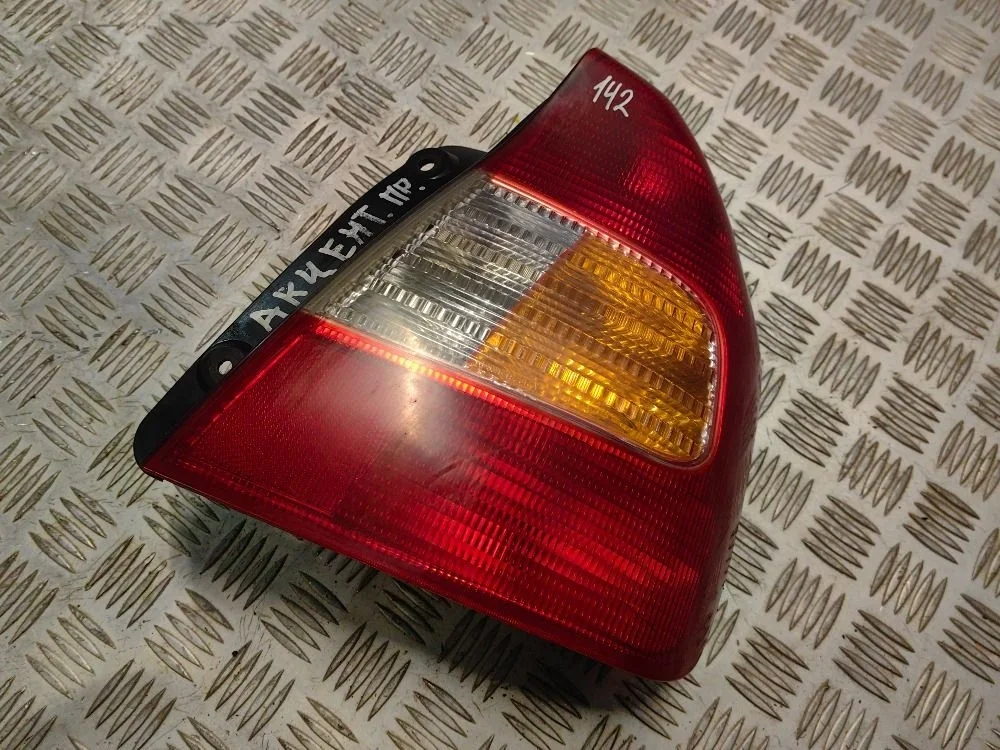 Фонарь задний правый Hyundai Accent