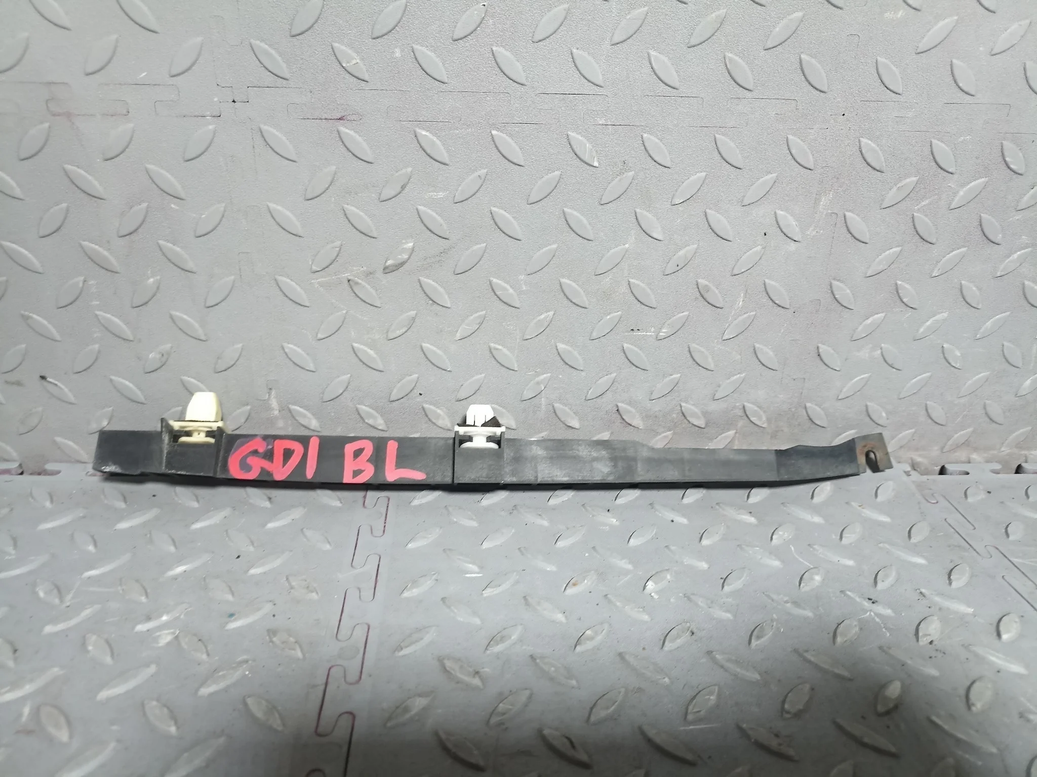 КРОНШТЕЙН БАМПЕРА HONDA ЗАД ЛЕВО 71598SAA013