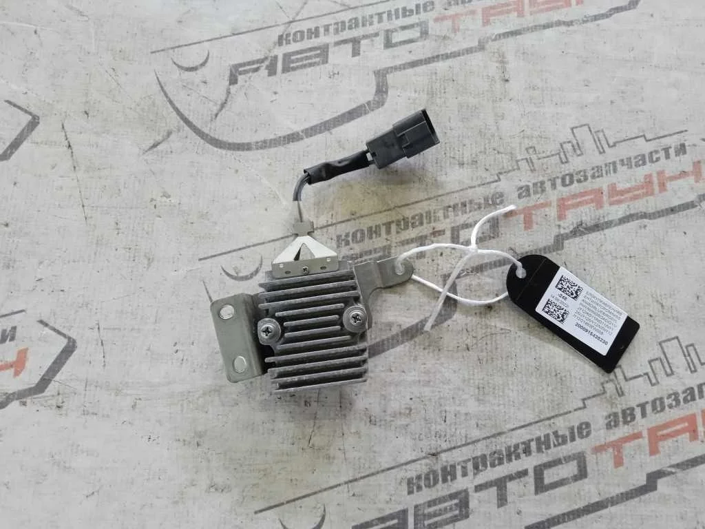 БЛОК УПРАВЛЕНИЯ ВЕНТИЛЯТОРОМ NISSAN 21493EW00B