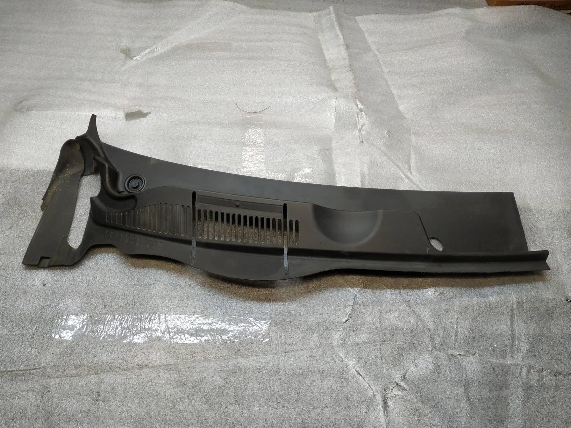 дождевик Volkswagen Touareg 2 7P6