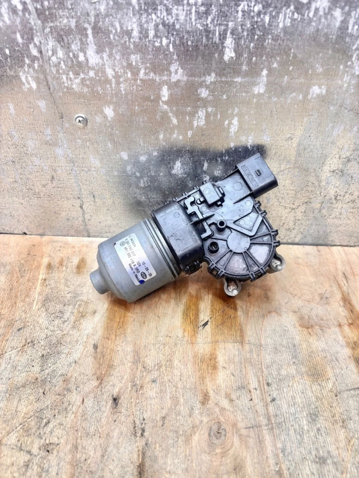 Моторчик стеклоочистителя 6R1955119A Polo V (2009—2015) В наличии