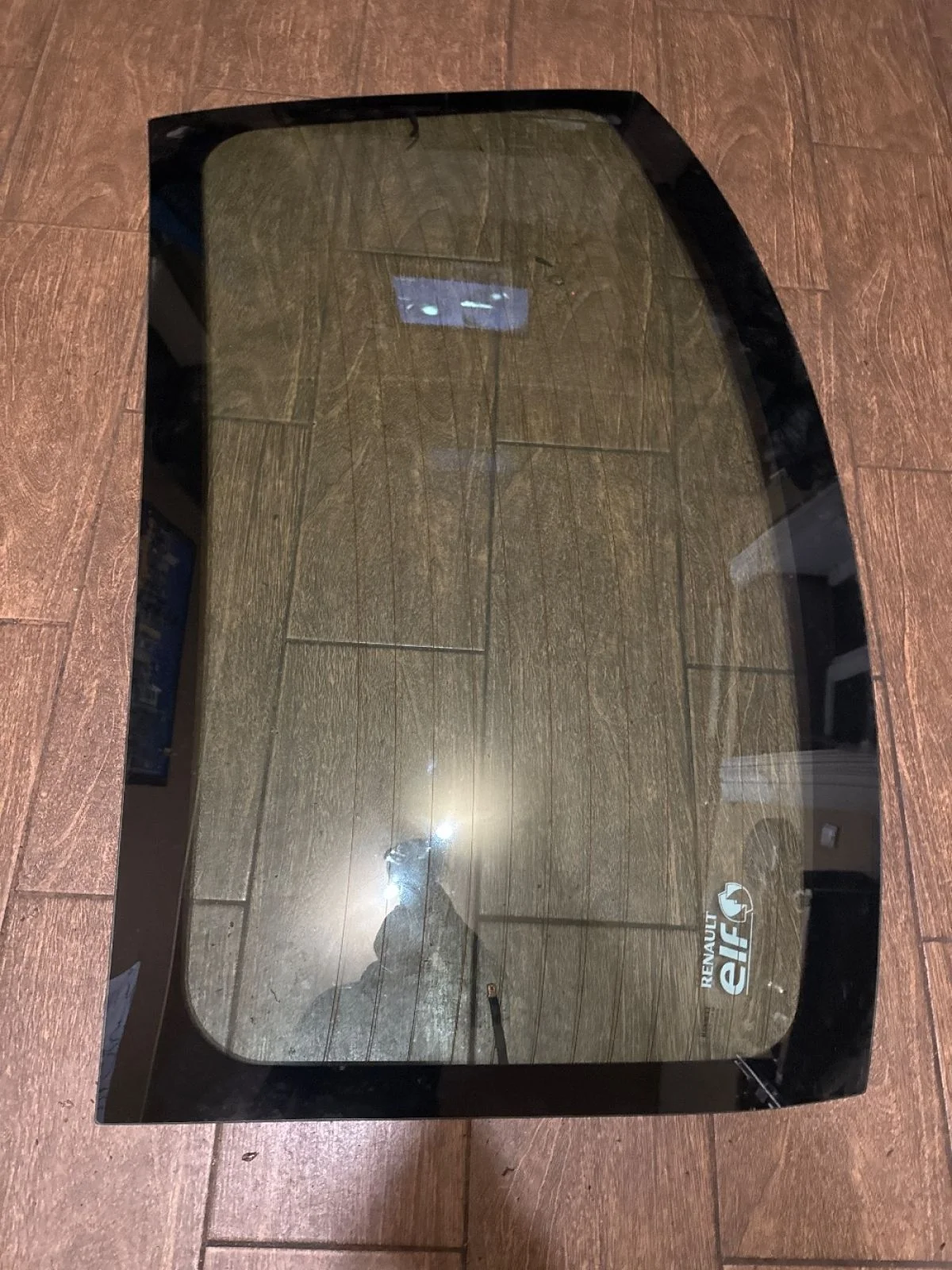 Стекло заднее Renault Logan II (2012—2018)