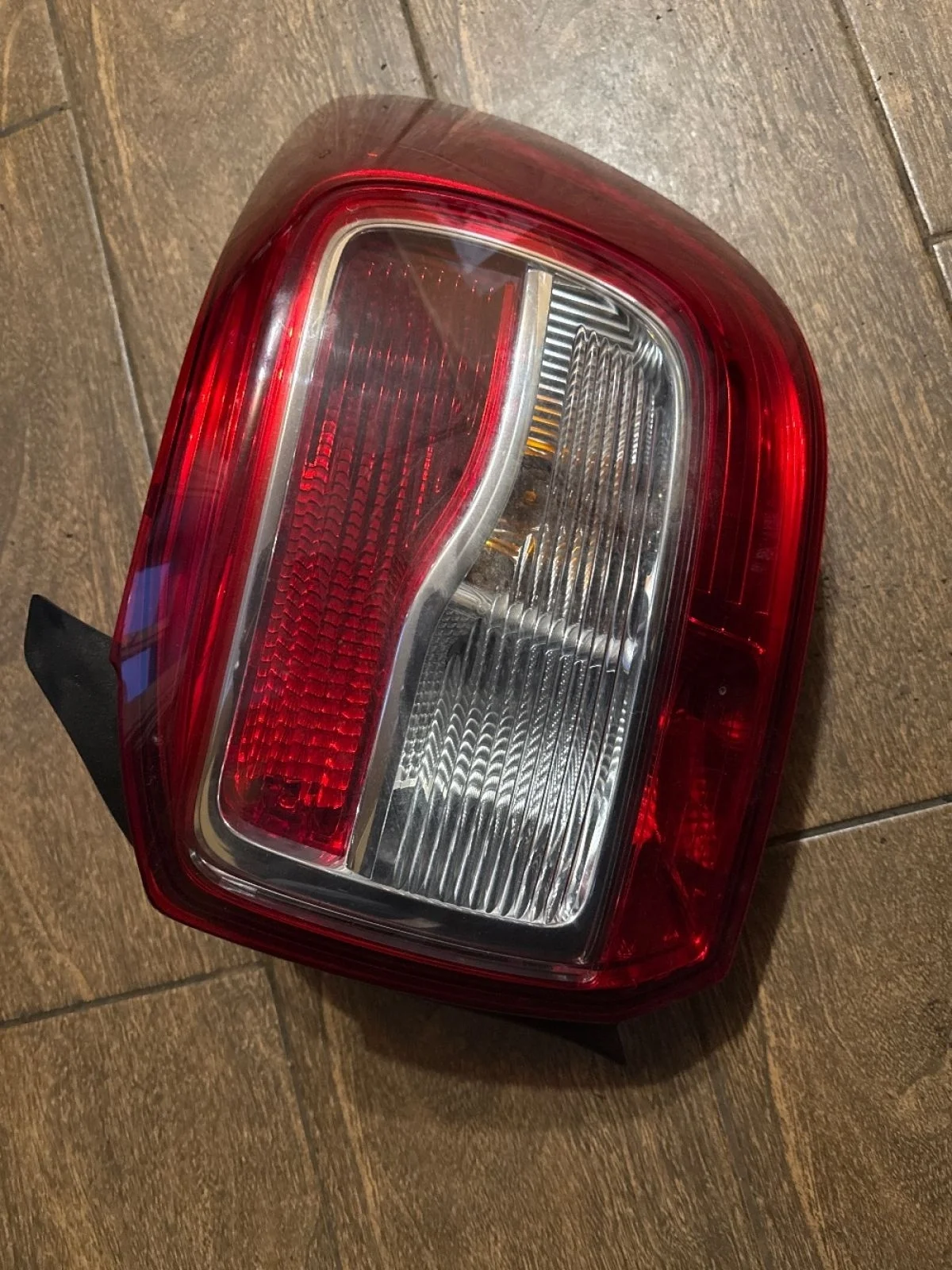 Фонарь задний правый Renault Logan II (2012—2018)