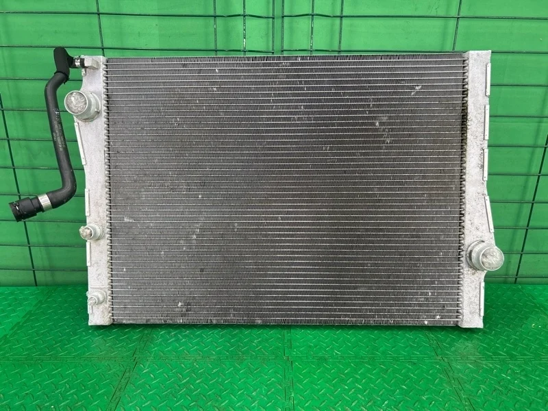 Радиатор охлаждения BMW X5 E70