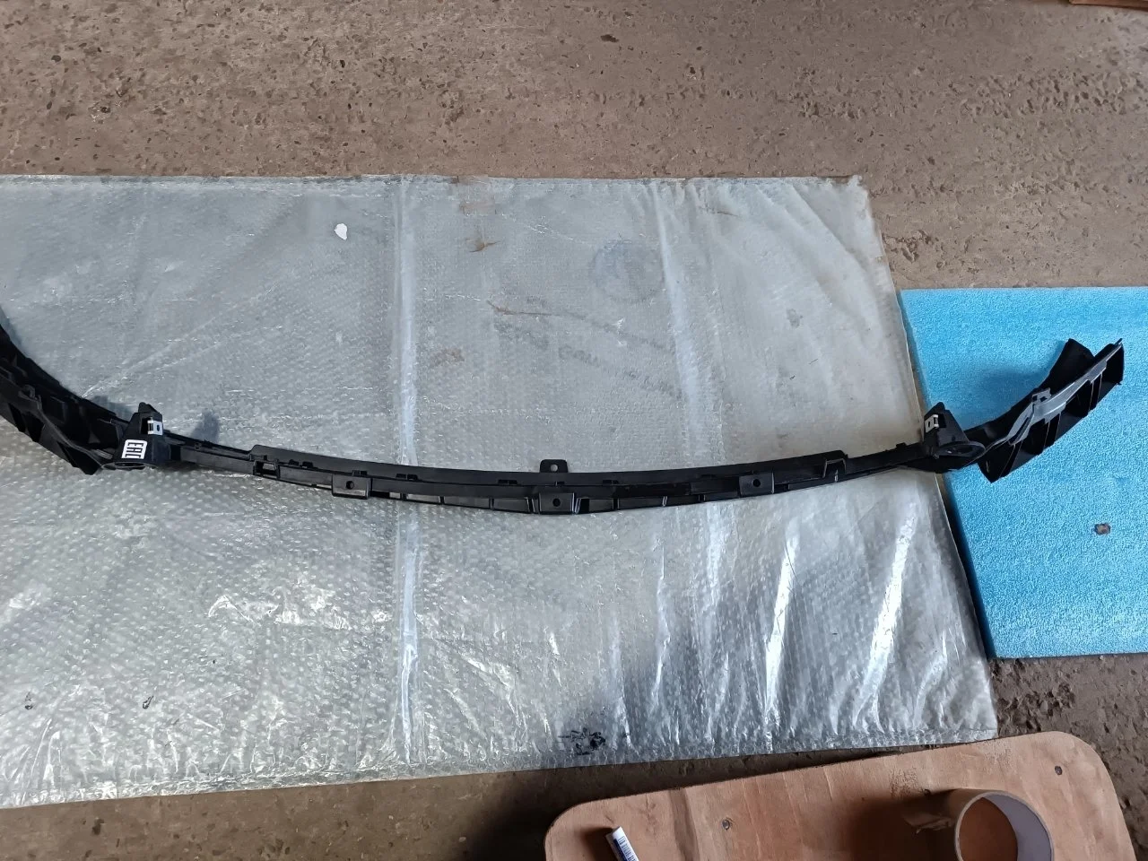 Кронштейн бампера Mercedes-Benz E-Class A2138852500 W213, передний