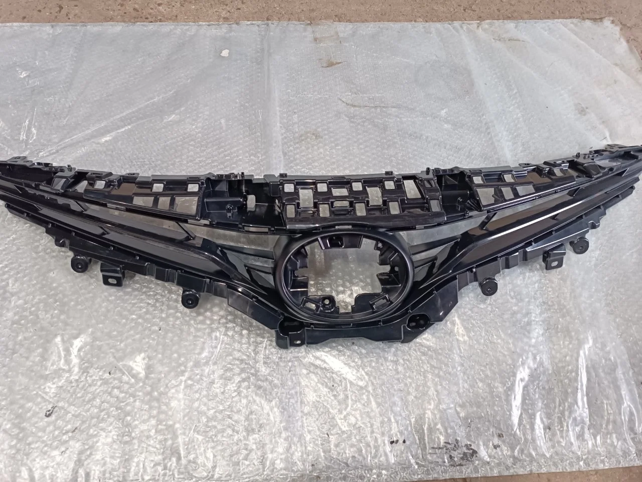 Решетка радиатора Toyota Camry 2020-2024 5310133620 XV70, передняя