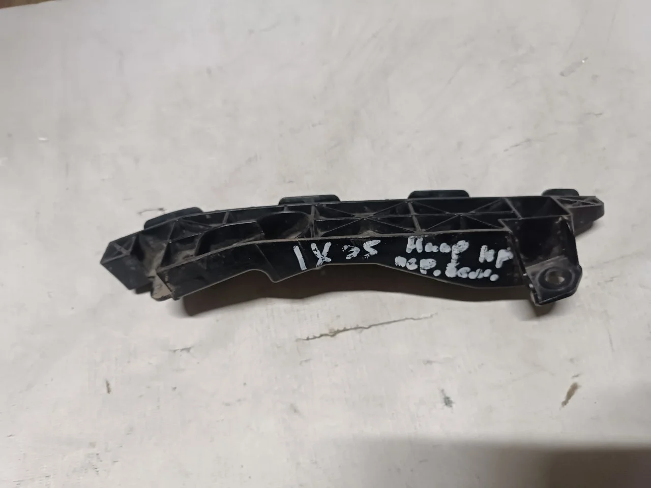 Кронштейн бампера Hyundai ix35 2010 865142Y000, передний правый