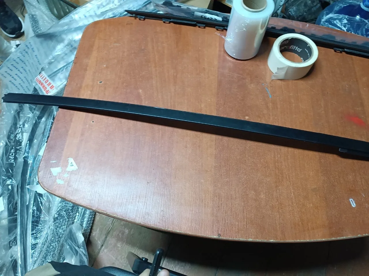 Молдинг крыши Mitsubishi Outlander XL 2024 7403A102, правый