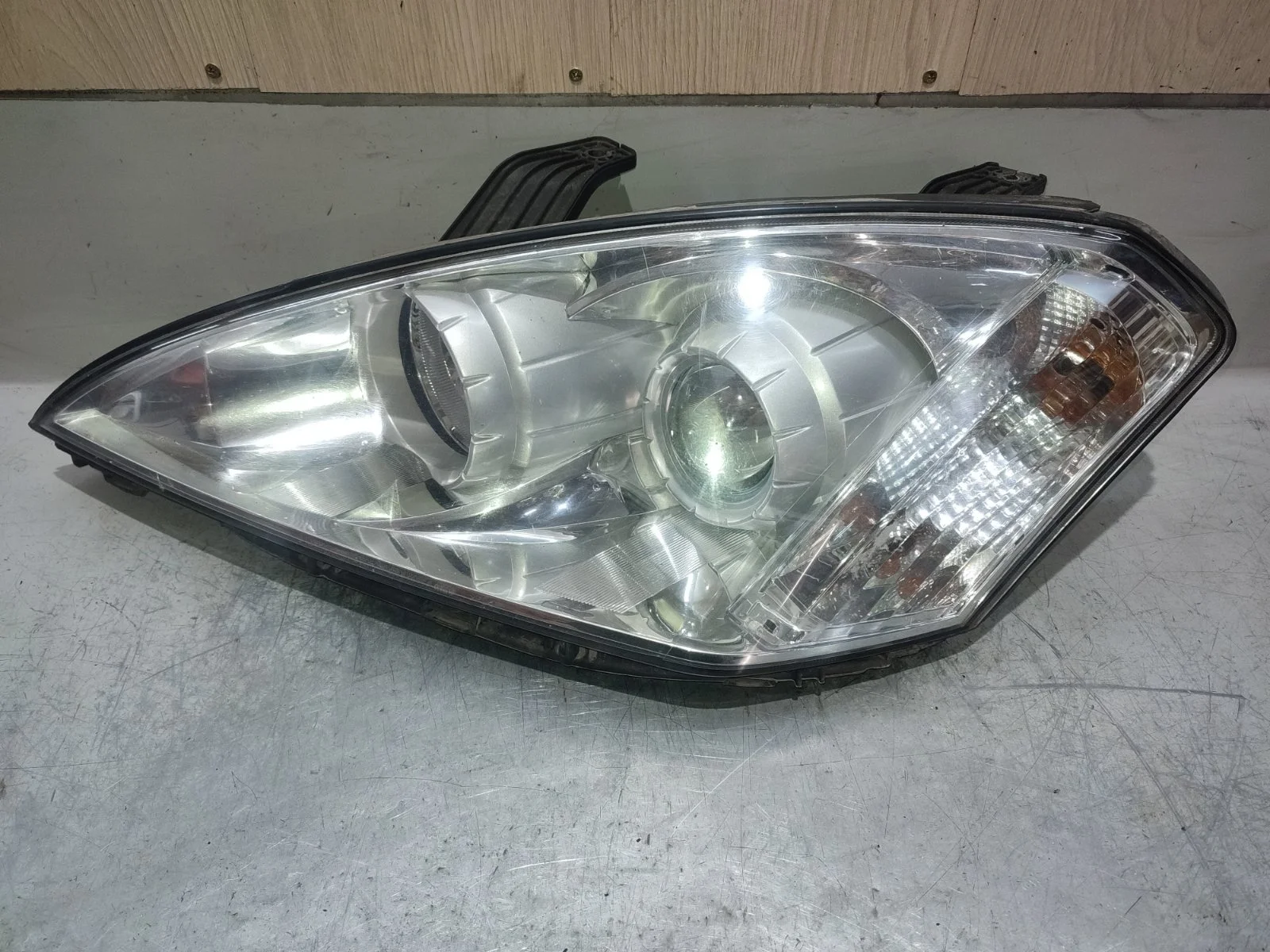 Фара SsangYong Kyron 2008 D130