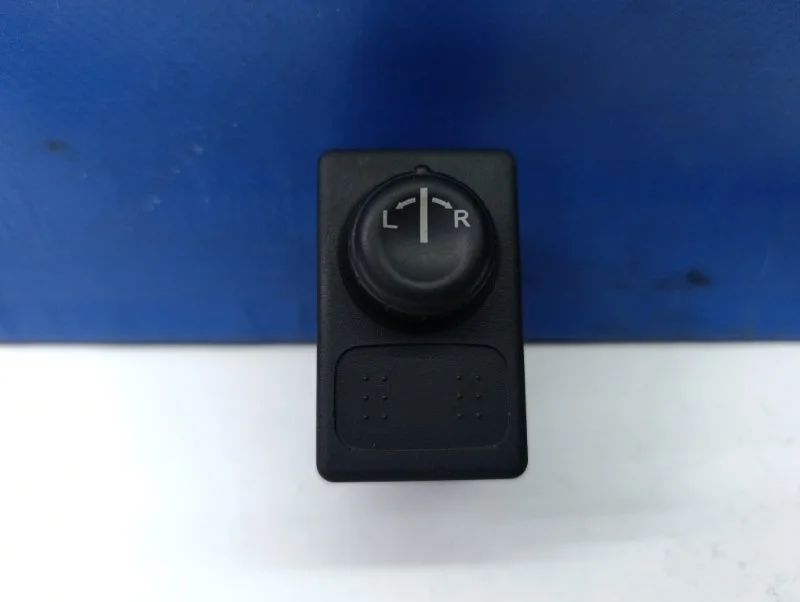 Кнопка корректора зеркал Nissan Almera 2000-2006 25570BM400 N16