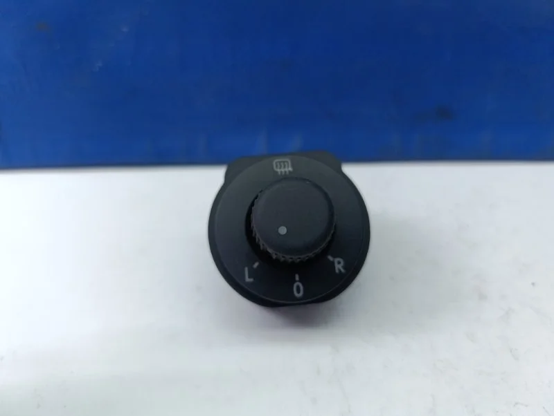 Кнопка корректора зеркал Volkswagen Polo 2015 6R1959565F