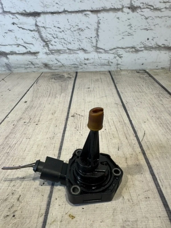 Датчик уровня масла Audi A6 2013 C7