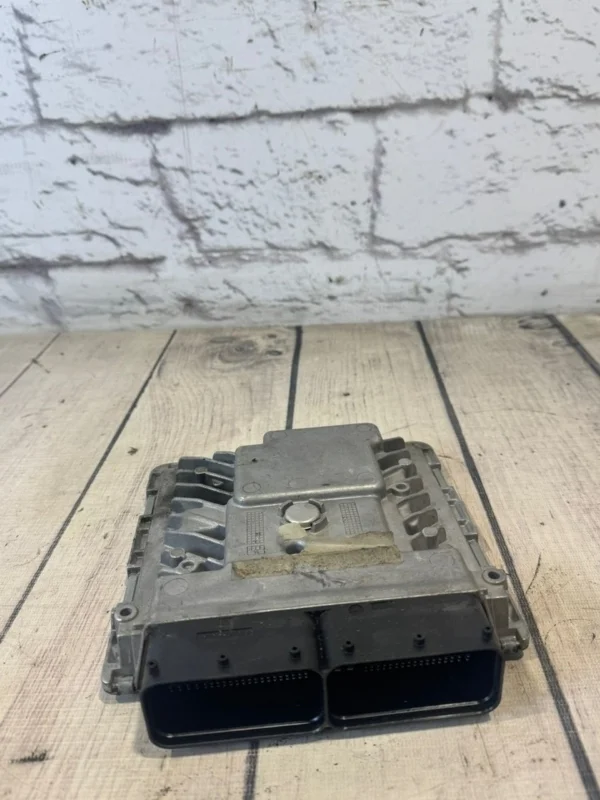 Блок управления двигателем Audi Q5 2015 8R